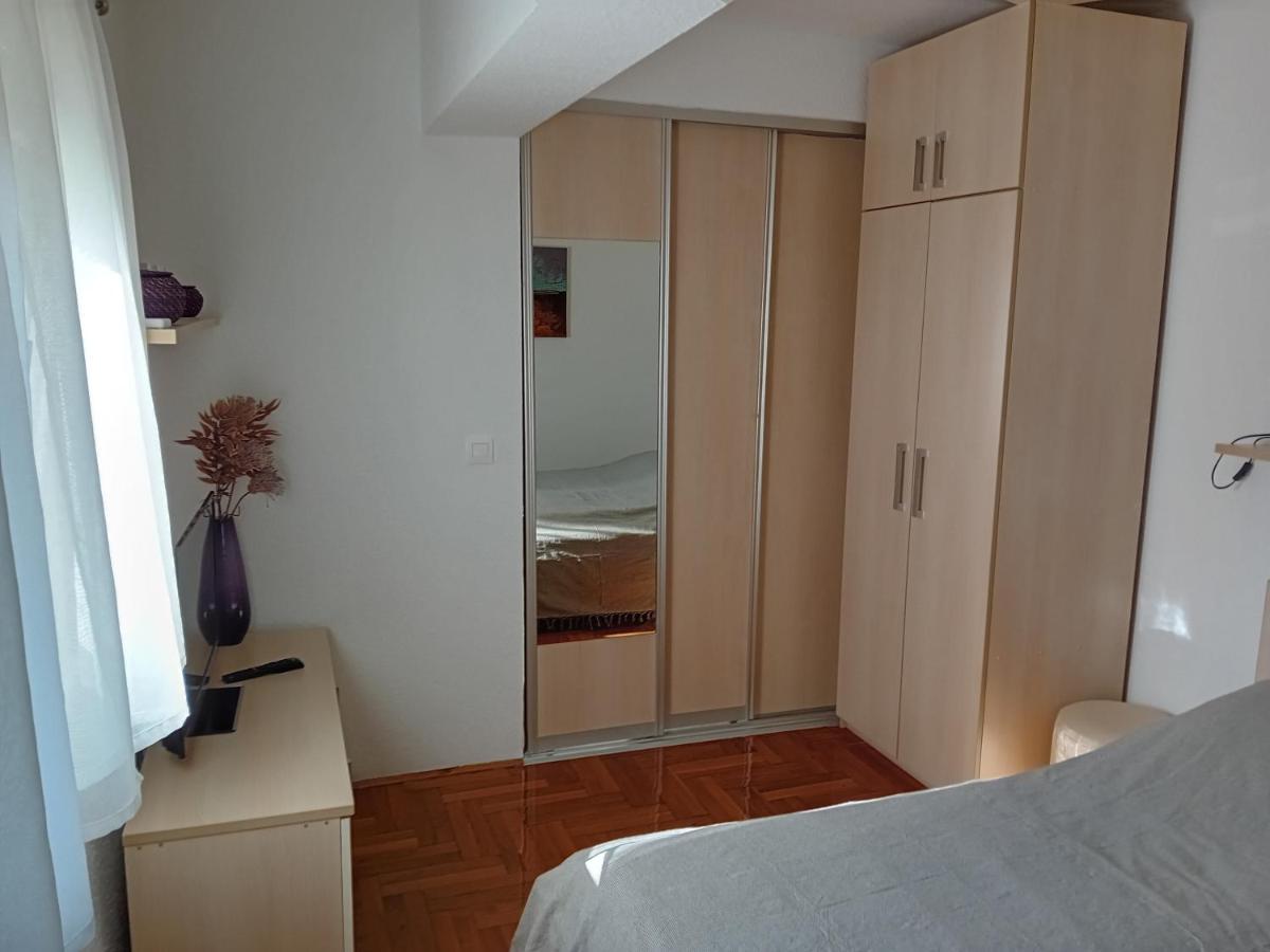 Apartment Nikol Pula Eksteriør billede